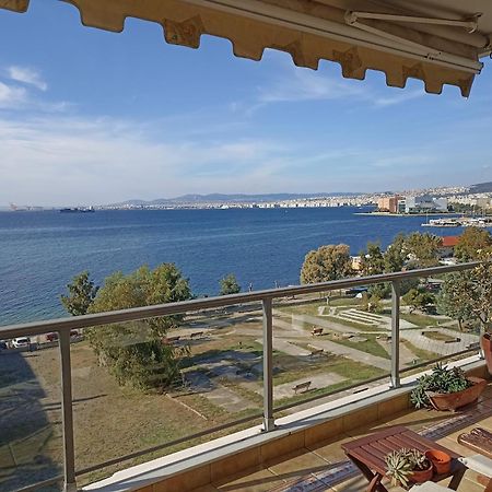 Seafront Family Apartment & Free Parking, The Cruiseflat テッサロニキ エクステリア 写真