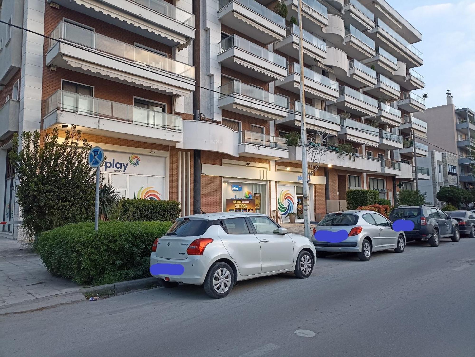 Seafront Family Apartment & Free Parking, The Cruiseflat テッサロニキ エクステリア 写真